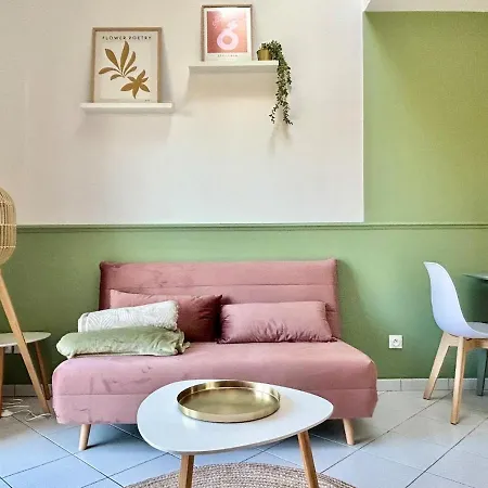 Alencon Avec Terrasse Et Parking Διαμέρισμα *
